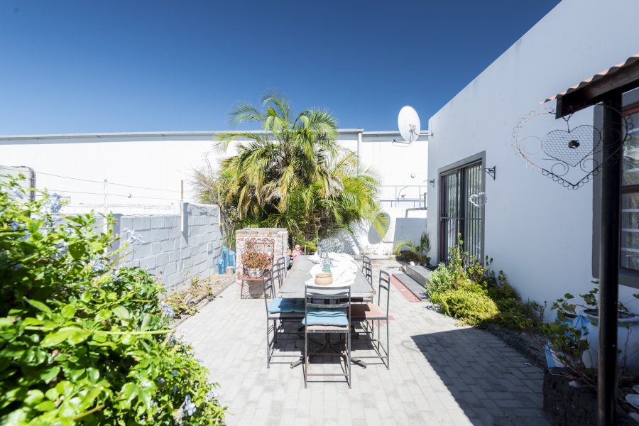 2 Bedroom Property for Sale in Skiathos Western Cape